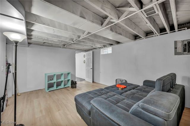 250 Vineyard Road, Avon Lake, OH 44012