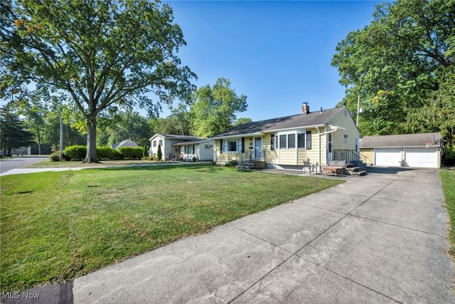 250 Vineyard Road, Avon Lake, OH 44012