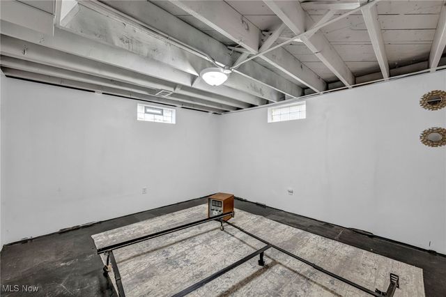 250 Vineyard Road, Avon Lake, OH 44012