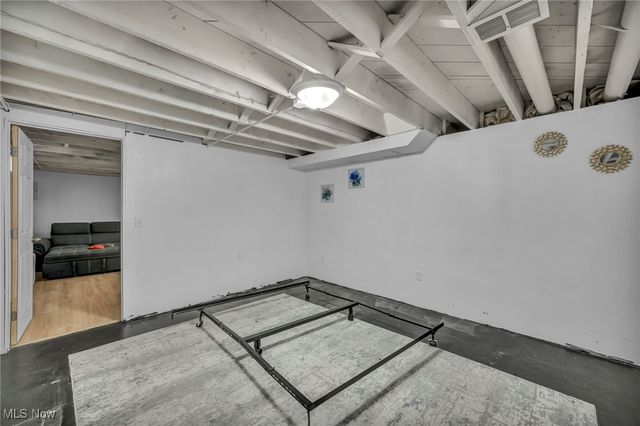 250 Vineyard Road, Avon Lake, OH 44012