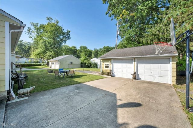 250 Vineyard Road, Avon Lake, OH 44012