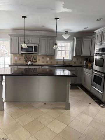 14 Hidden Valley Dr, Vernon Twp., NJ 07462