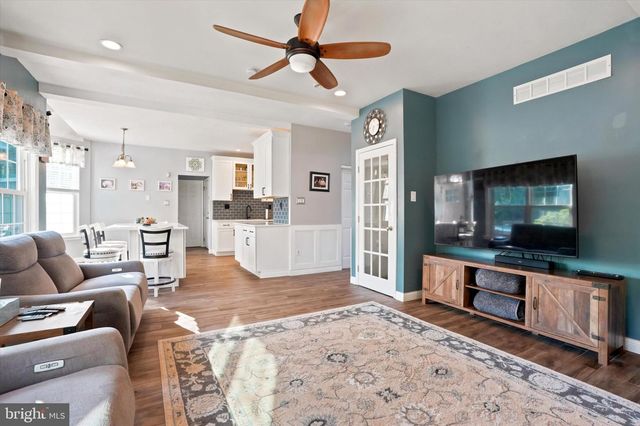 1725 MEYER WAY, Jamison, PA 18929