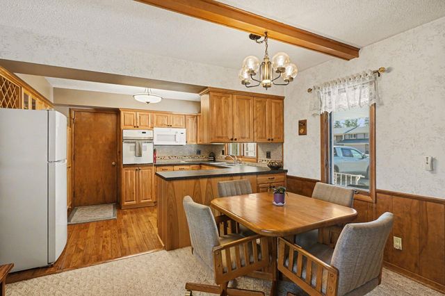 200 W 107th Street, Bloomington, MN 55420