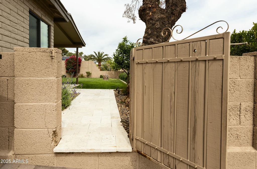 property-img