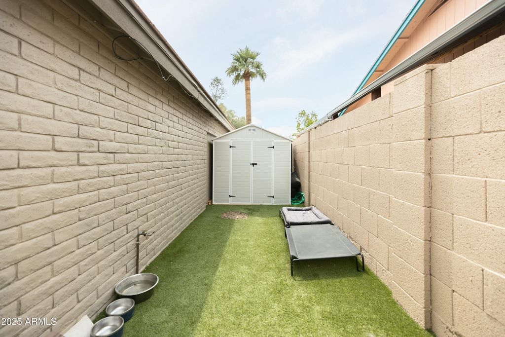 property-img