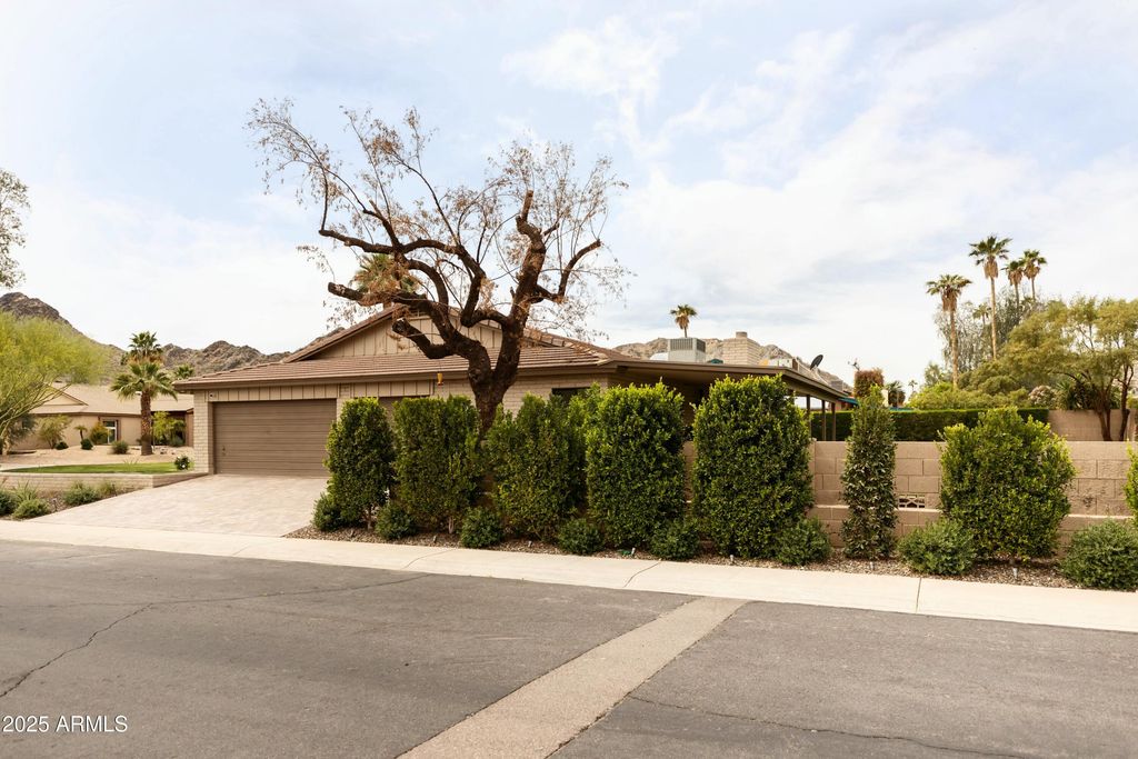 property-img
