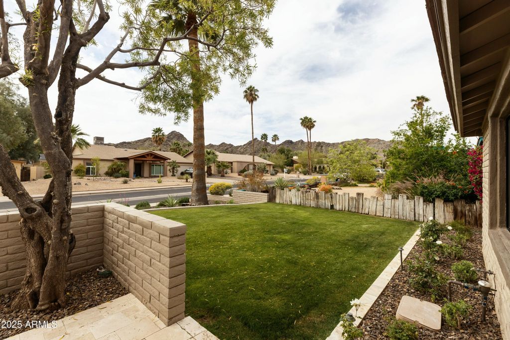 property-img