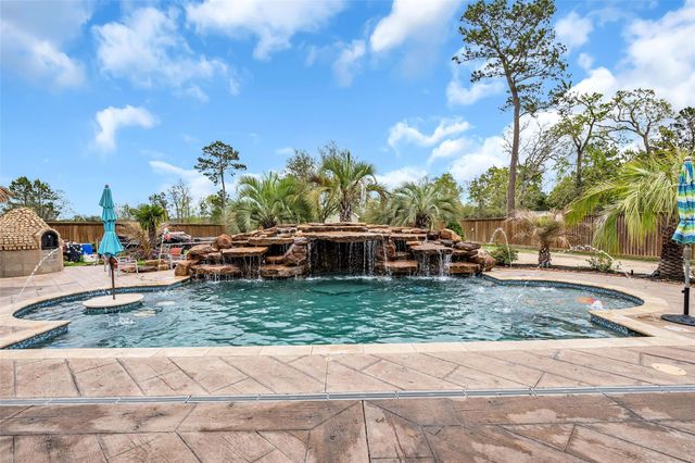 27250 Remmington Forest E, Magnolia, TX 77355