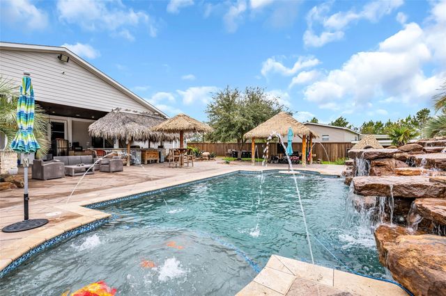 27250 Remmington Forest E, Magnolia, TX 77355