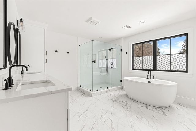 2 Arrow Path, Natick, MA 01760