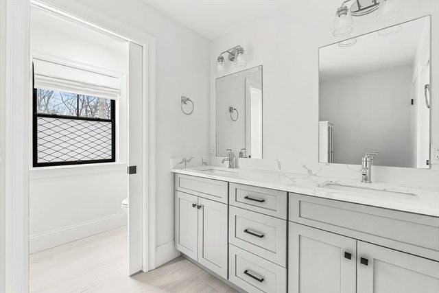 2 Arrow Path, Natick, MA 01760