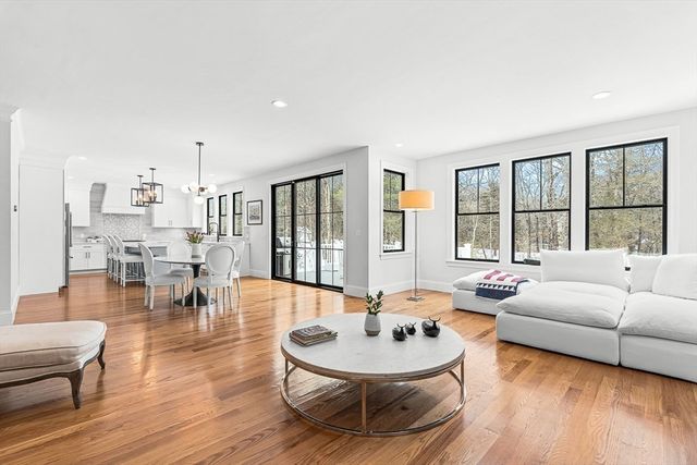 2 Arrow Path, Natick, MA 01760