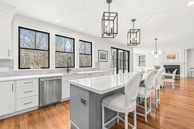 2 Arrow Path, Natick, MA 01760