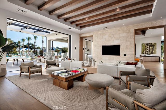 120 Chapman, Lake Forest, CA 92630