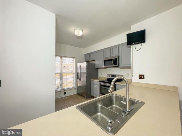 8153 TELEGRAPH RD, Severn, MD 21144