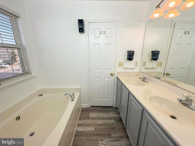 8153 TELEGRAPH RD, Severn, MD 21144