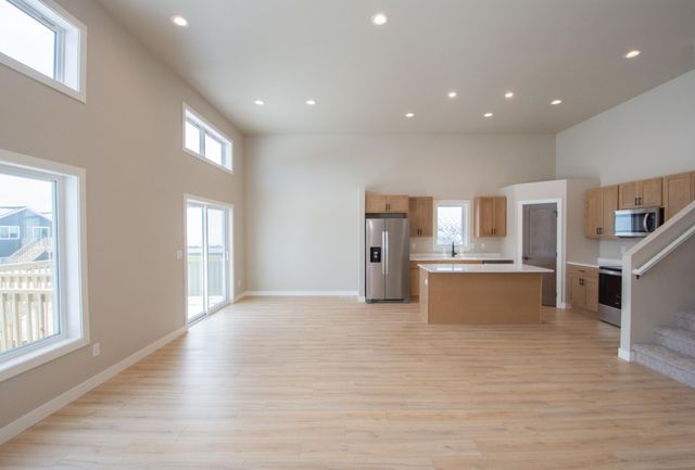 6590 68th Street S, Horace, ND 58047