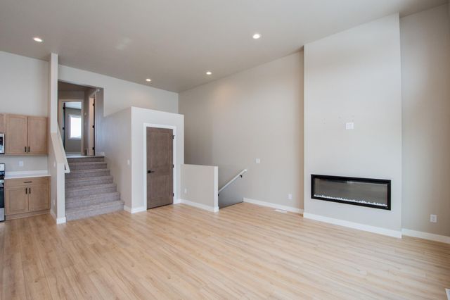 6590 68th Street S, Horace, ND 58047