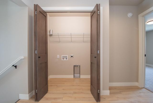 6590 68th Street S, Horace, ND 58047