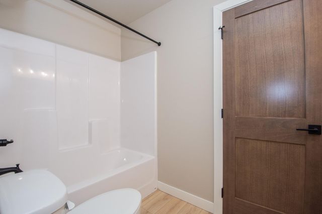 6590 68th Street S, Horace, ND 58047