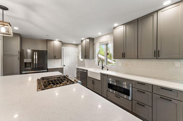 13667 W 89th Place, St. John, IN 46373