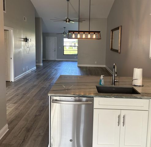 7716 SE Sugar Sand Circle, Hobe Sound, FL 33455