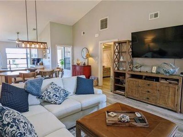 7716 SE Sugar Sand Circle, Hobe Sound, FL 33455