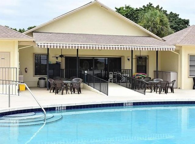 7716 SE Sugar Sand Circle, Hobe Sound, FL 33455