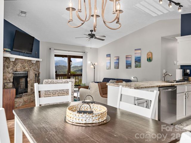 1541 Utah Mountain Road, Waynesville, NC 28785