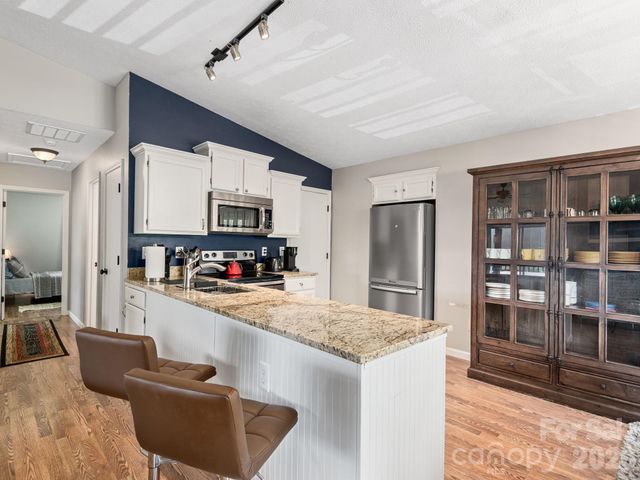 1541 Utah Mountain Road, Waynesville, NC 28785