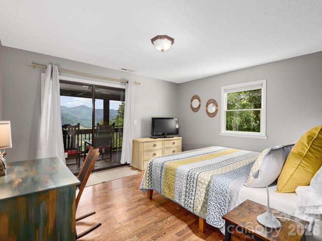 1541 Utah Mountain Road, Waynesville, NC 28785