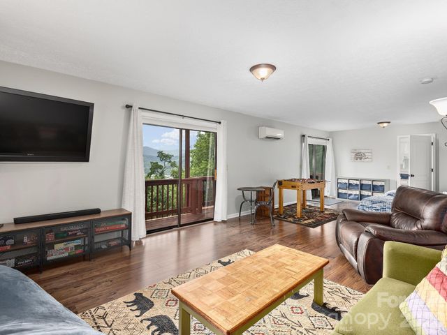 1541 Utah Mountain Road, Waynesville, NC 28785