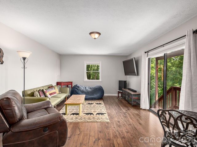 1541 Utah Mountain Road, Waynesville, NC 28785