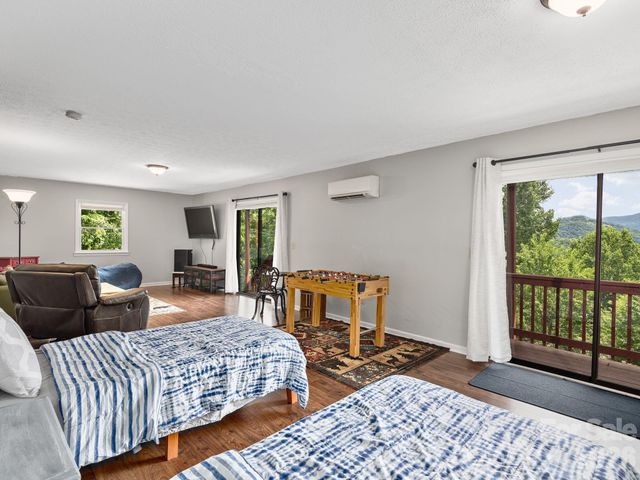 1541 Utah Mountain Road, Waynesville, NC 28785