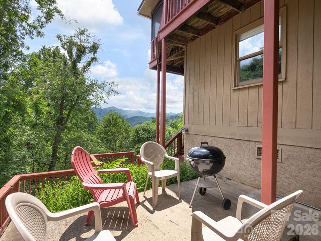 1541 Utah Mountain Road, Waynesville, NC 28785