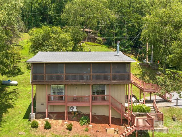 1541 Utah Mountain Road, Waynesville, NC 28785