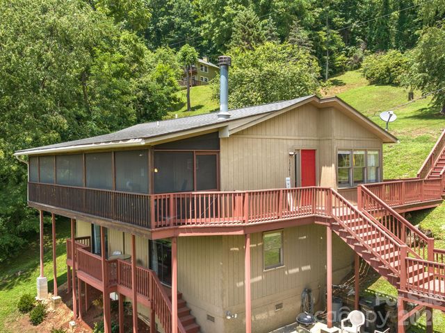 1541 Utah Mountain Road, Waynesville, NC 28785