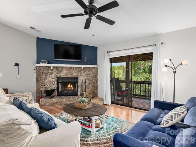 1541 Utah Mountain Road, Waynesville, NC 28785