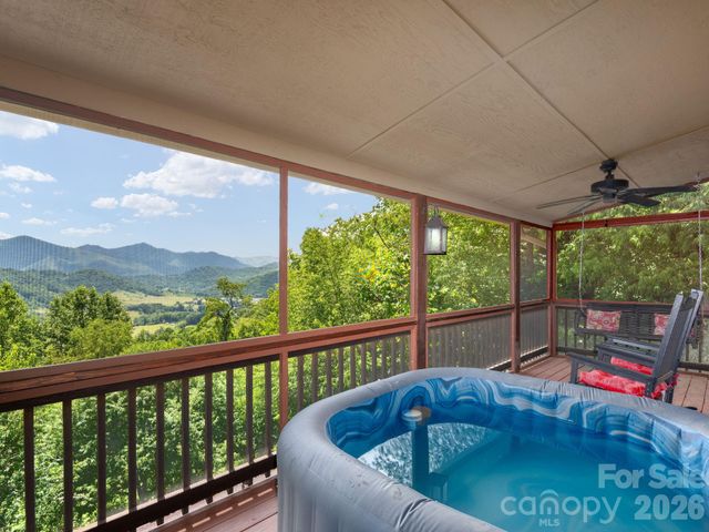 1541 Utah Mountain Road, Waynesville, NC 28785