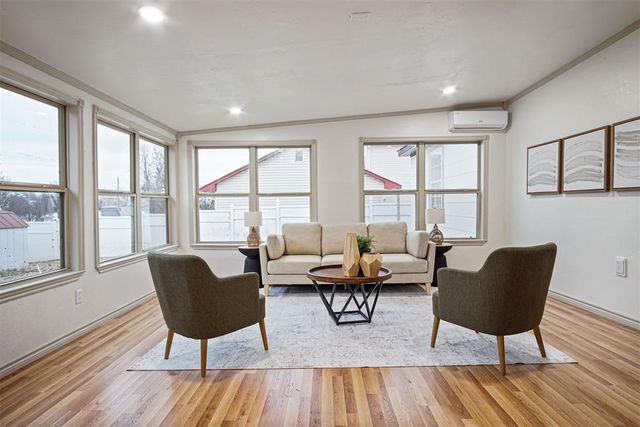 1410 W Warner Avenue, Guthrie, OK 73044