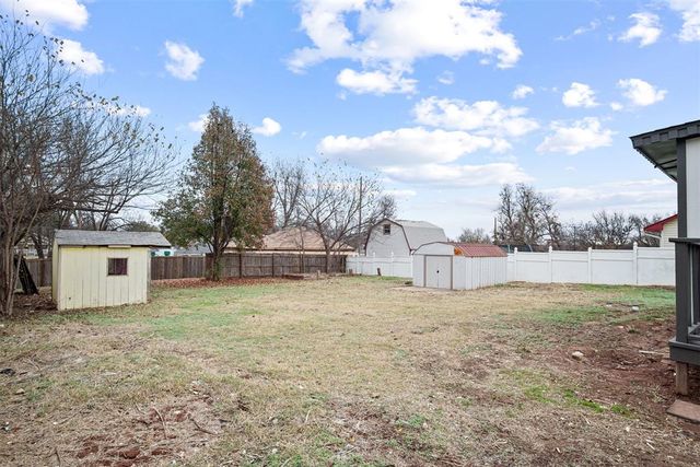 1410 W Warner Avenue, Guthrie, OK 73044