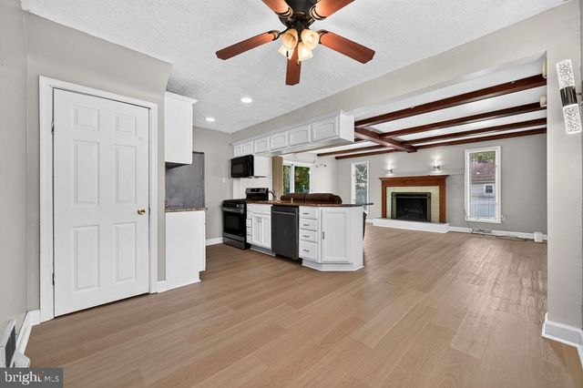 28 W COUNTY LINE RD, Hatboro, PA 19040