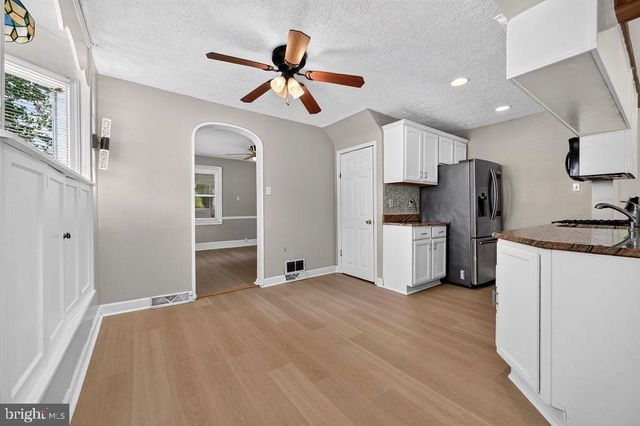 28 W COUNTY LINE RD, Hatboro, PA 19040