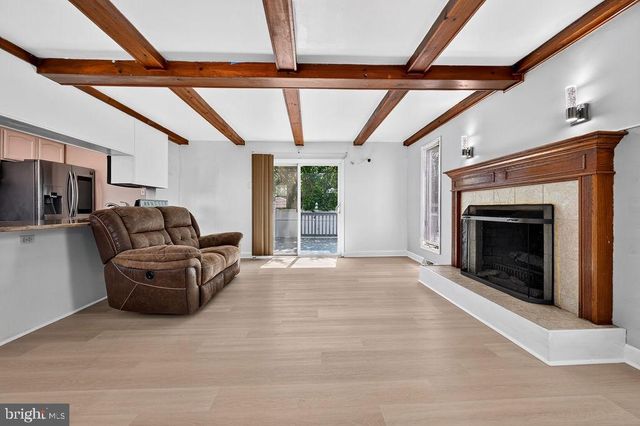 28 W COUNTY LINE RD, Hatboro, PA 19040
