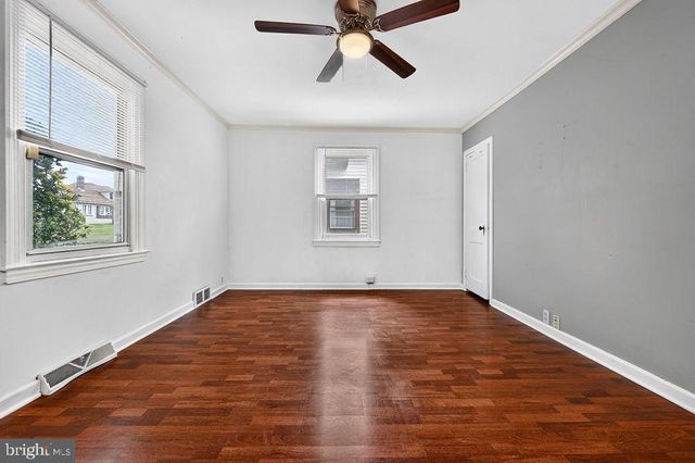28 W COUNTY LINE RD, Hatboro, PA 19040