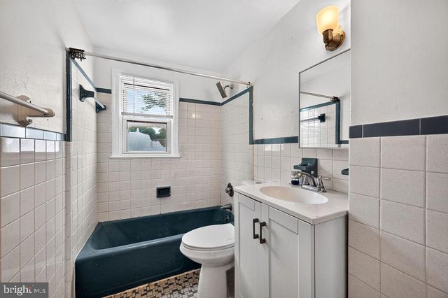 28 W COUNTY LINE RD, Hatboro, PA 19040