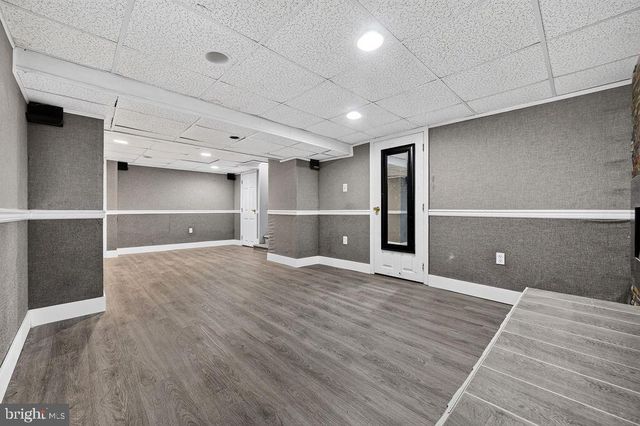 28 W COUNTY LINE RD, Hatboro, PA 19040