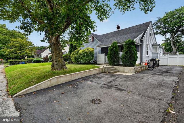 28 W COUNTY LINE RD, Hatboro, PA 19040
