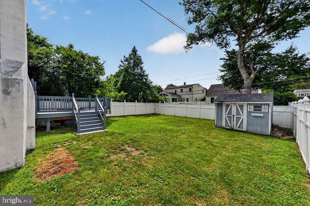 28 W COUNTY LINE RD, Hatboro, PA 19040